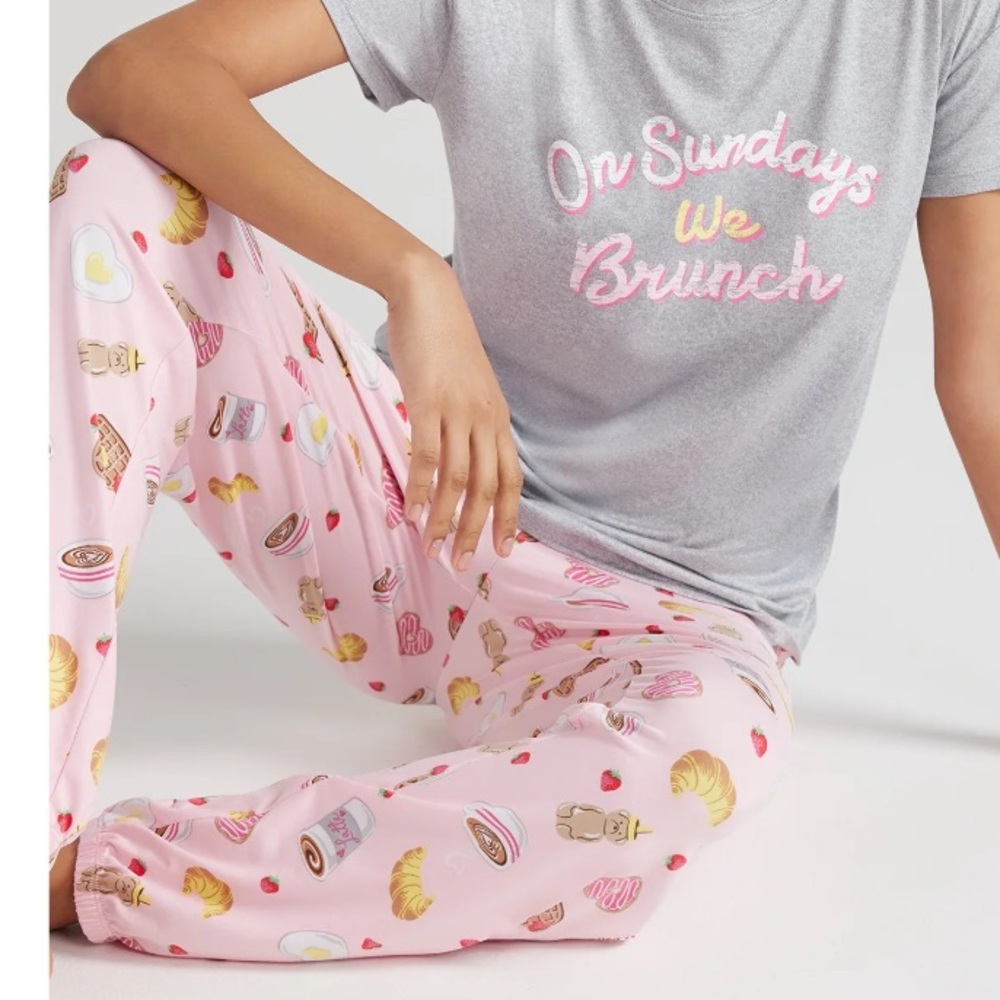 🎄🎅🏼BNWT Sunday Brunch  Jammie Set stretchy and soft